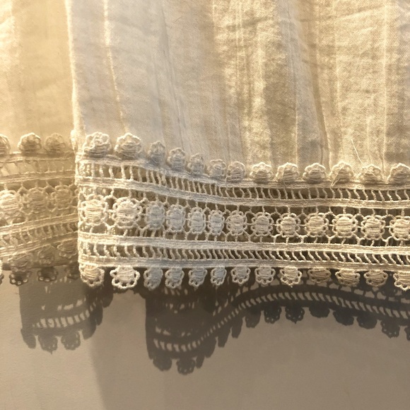 Azure Skies Linen Tank Top - Picture 3 of 4